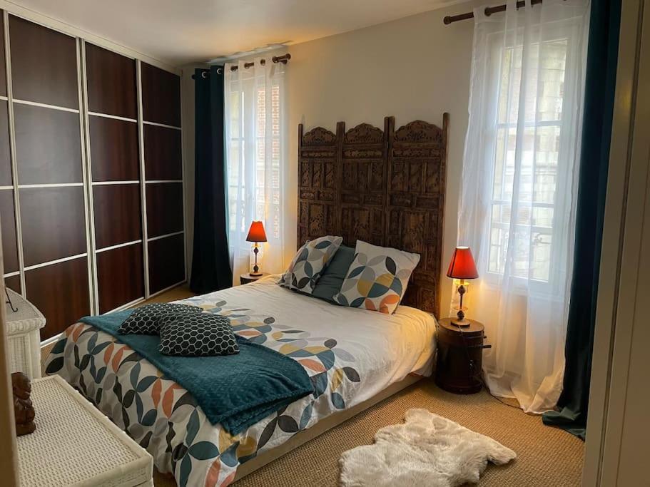 Appartement Sur Le Parvis De La Cathedrale Senlis  Eksteriør bilde