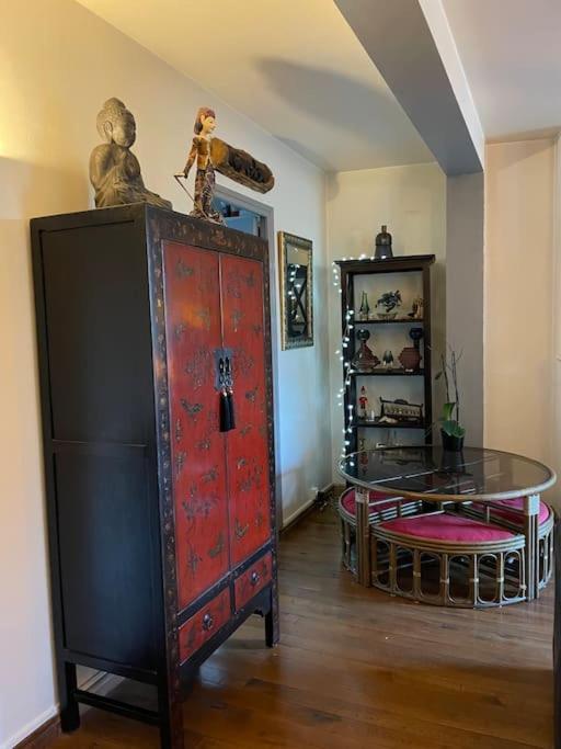 Appartement Sur Le Parvis De La Cathedrale Senlis  Eksteriør bilde