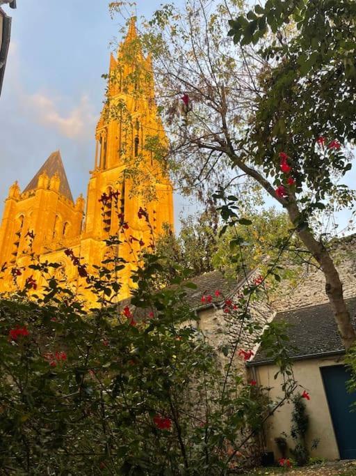 Appartement Sur Le Parvis De La Cathedrale Senlis  Eksteriør bilde